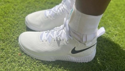 ewc-时隔一年终重返赛场？小威“暗示”将参加2022温网